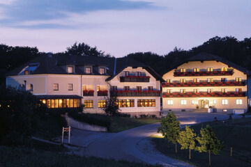 WIENERWALDHOF - HOTEL . SEMINAR . RESTAURANT Tullnerbach-Lawies