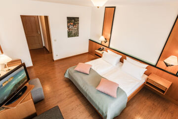 LANDIDYLL HOTEL ZUM ALTEN SCHLOß Kirchensittenbach