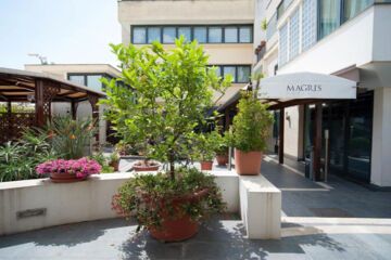 MAGRI'S HOTEL Naples
