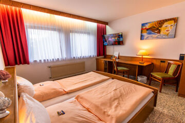 HOTEL UND RESTAURANT NEHRENER HOF (B&B) Nehren